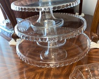 Stacking cake stands