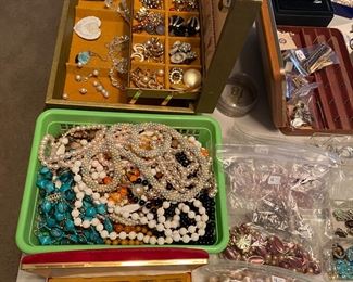 The jewelry just keeps going!