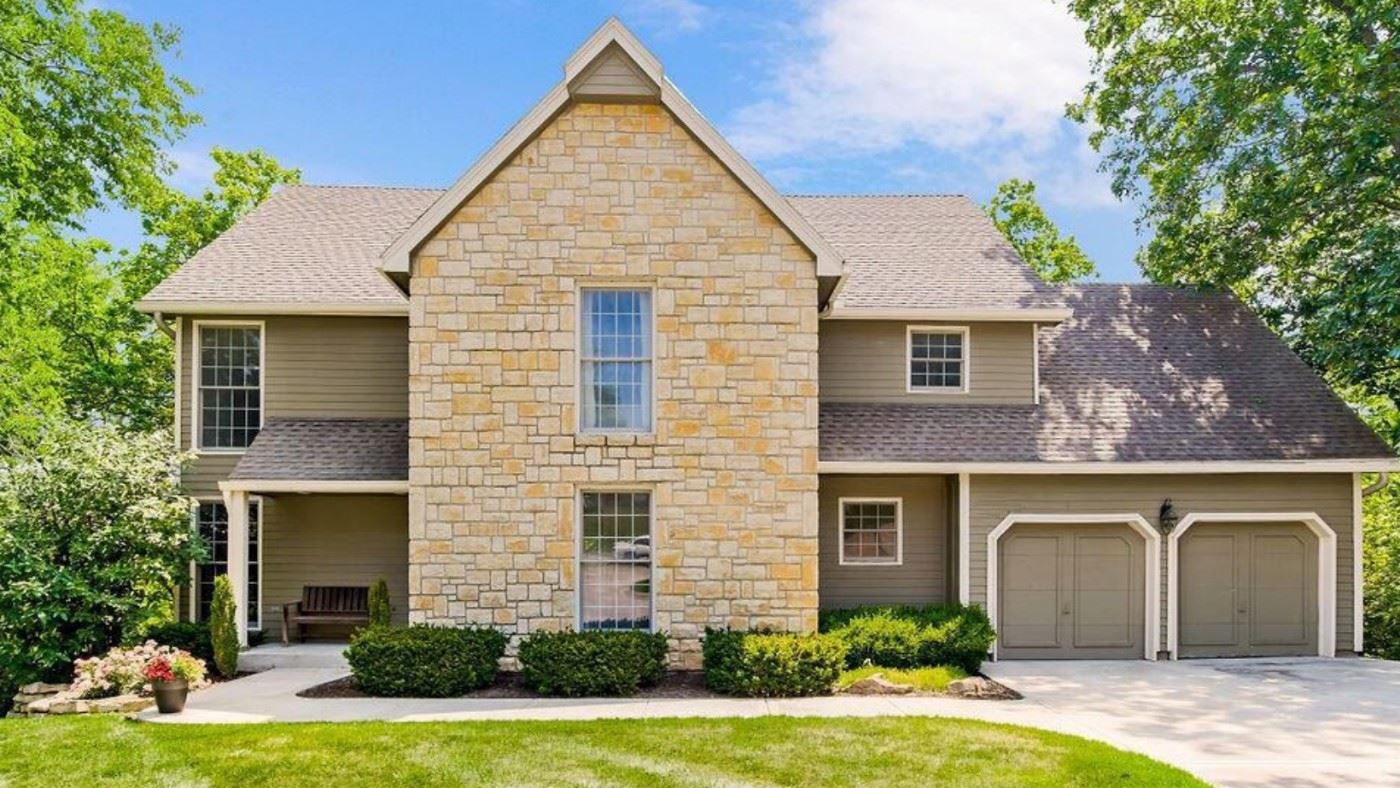 Colony Hills Estate Sale in Lenexa, KS starts on 7/7/2023