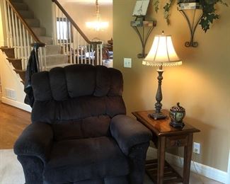 VERY comfy La-Z-Boy rocker recliner!!