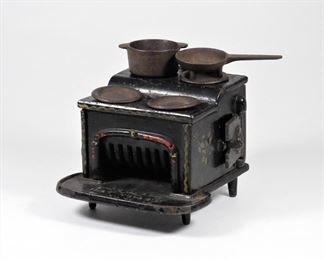 21: J & E Stevens Bay State No. 25 Cast Iron Toy Stove