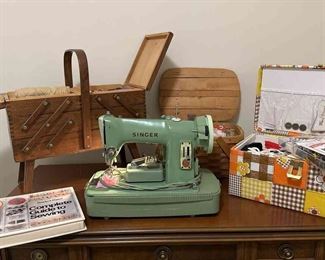 Vintage Singer Model 185J Sewing Machine With Sewing Supplies 