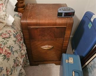 Waterfall bedroom set SIDE TABLE