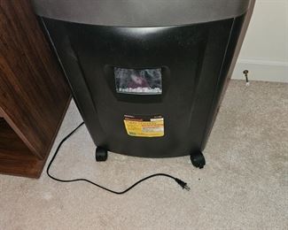 shredder  upper level bedroom