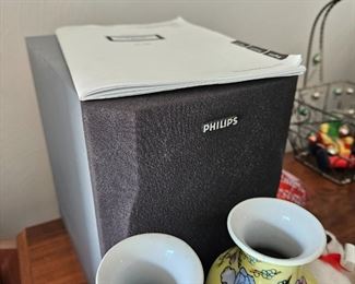 2 Phillips speaks go with the cassette radio