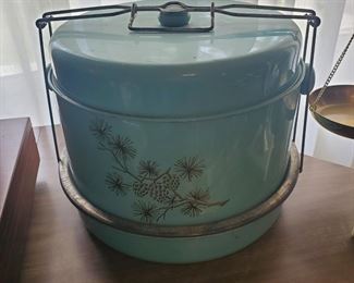 Super Retro metal cake case