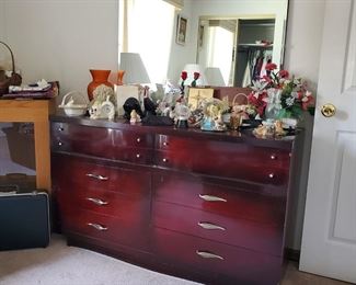 Vintage dresser - matching chest of drawers too