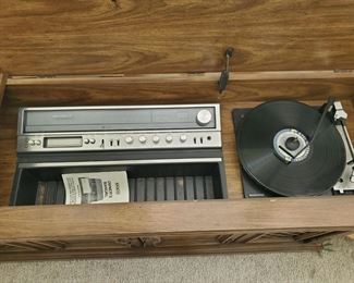 Magnavox record/8-track/radio 