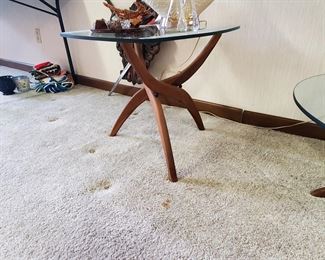 Sleek MCM design base