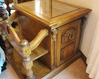 There are (2) of these end tables