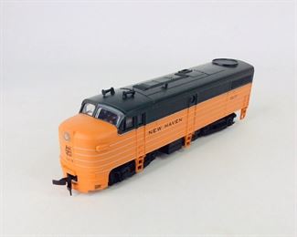 Walthers Trainline Deluxe Ready-to-Run HO Locomotive #931-224