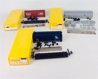 Accurail HO Model Train Cars #2016, #3218, & #1514
