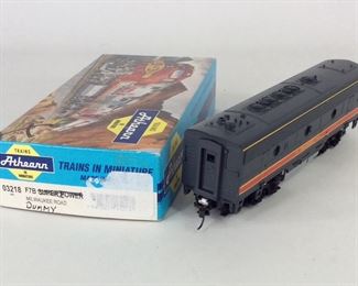 Athearn HO Diesel Road Locomotive Dummy #03218