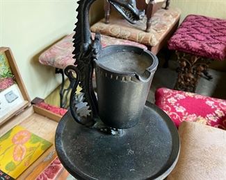 Rare antique Dragon art deco cigar ashtray stand in very good condition, cast iron. 