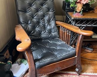 Vintage oak morris chair - great condition 