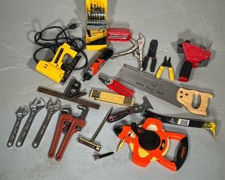 (21PC) TOOL LOT: CRAFTSMAN ETC | Includes: (3)Craftsman adjustable wrenches; Dewalt HD drill bits in case; Lufkin Tape 100’; B&D Pivot Screw-drive; Arrow electric stapler; And much more
