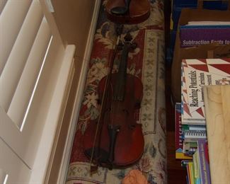 El Maestro Violin (needs restringing)