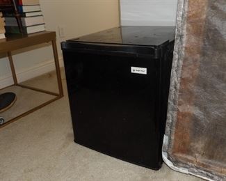 Magic Chef mini fridge