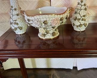 Snowball Schneeballen encrusted flowers centerpiece and lidded vases
