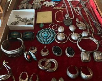 Sterling Jewelry lower case
Silver jewelry top case
Rhinestone elephant pins