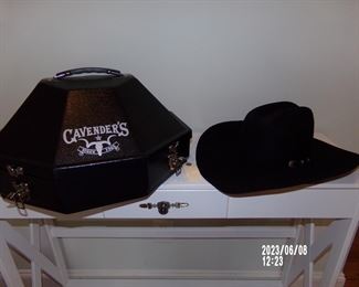 Tony Lama size 7 black felt cowboy hat in plastic Cavender's case