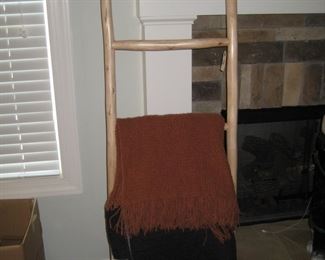 wooden blanket ladder w/blankets