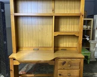 Pine Veneer Computer Desk with Hutch