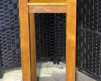 Simple Wood Pedestal