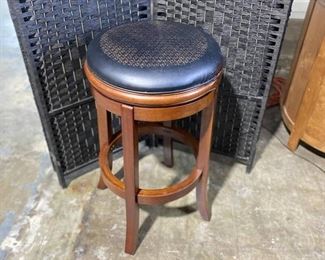 Swivel Solid Wood Bar Stool