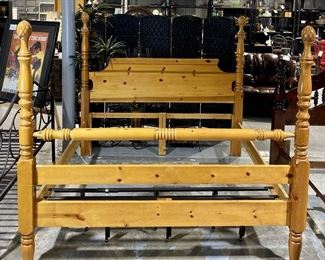 Timber Crossing Pine King Four Poster Bed