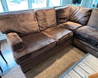9. Kravet Furniture 2pc Sectional (116" x 91" x 37" x 36"h)