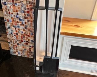 17. 3pc Contemporary Fireplace Tools (7" x 3" x 31.5")