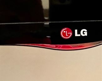 41. LG TV (42")