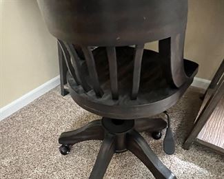 40. Vintage Style Desk Chair (18" x 22" x 31")