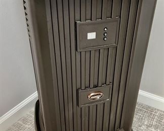 57. AirCare Humidifier (18" x 18" x 27")