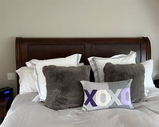 58. King Sleigh Bed (60"h)