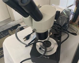 Jeweler's microscope