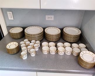 Gene loose Paris France Art Deco    service for 12