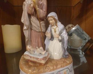 Vintage Lefton musical nativity