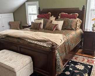 KingSz Bed, 2 nightstands