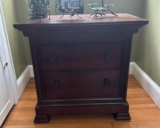 CH1 of 2 nightstands