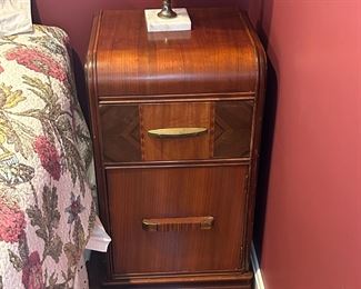 Deco Nightstand