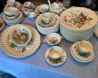Spode Gainsborough pattern (about 80 pieces)