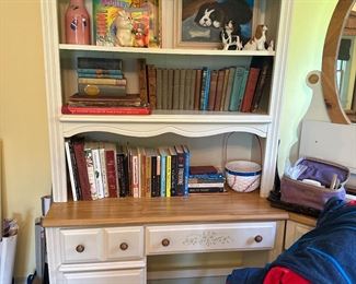 White Desk with Hutch