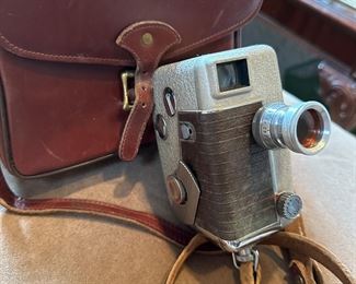 Revere 8 model 8-61 movie camera