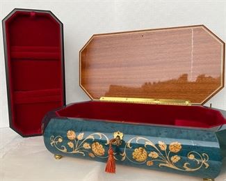 Swiss movement music box