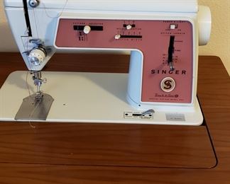 Singer Touch & Sew special zig zag in cabinet