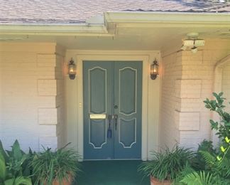 If you come extra early, the lights will be on for you. We will open promptly at 7 AM on Thursday, July 20th. (8 AM on Friday and Saturday)