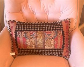 Decorative pillow
