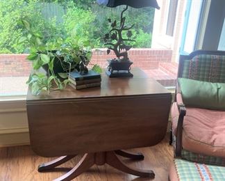 Dropleaf table and bird lamp